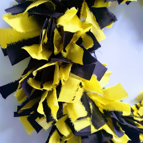 Hand Crafted Black & Yellow Fabric Rag Wreath, Team Colors, Front Door Decor 18" - Picture 3 of 6